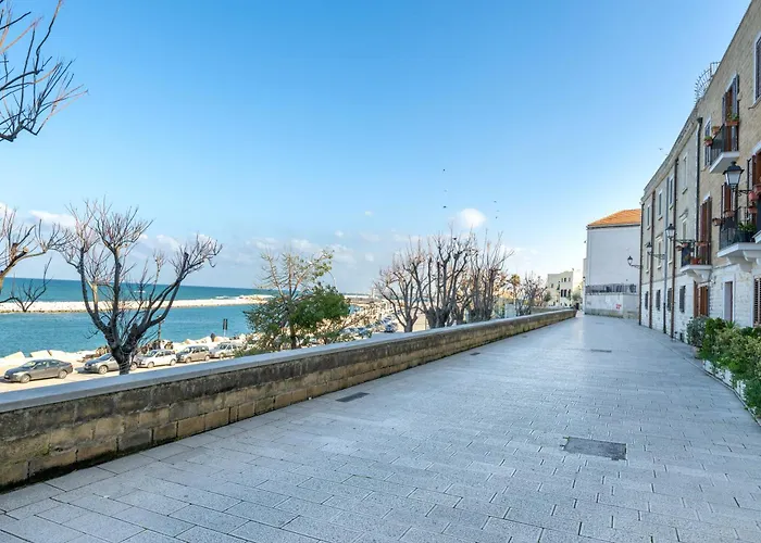 Seaside Near St Nicholas Basilica Apartament Bari