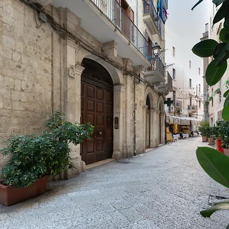 Seaside Near St Nicholas Basilica Appartamento *